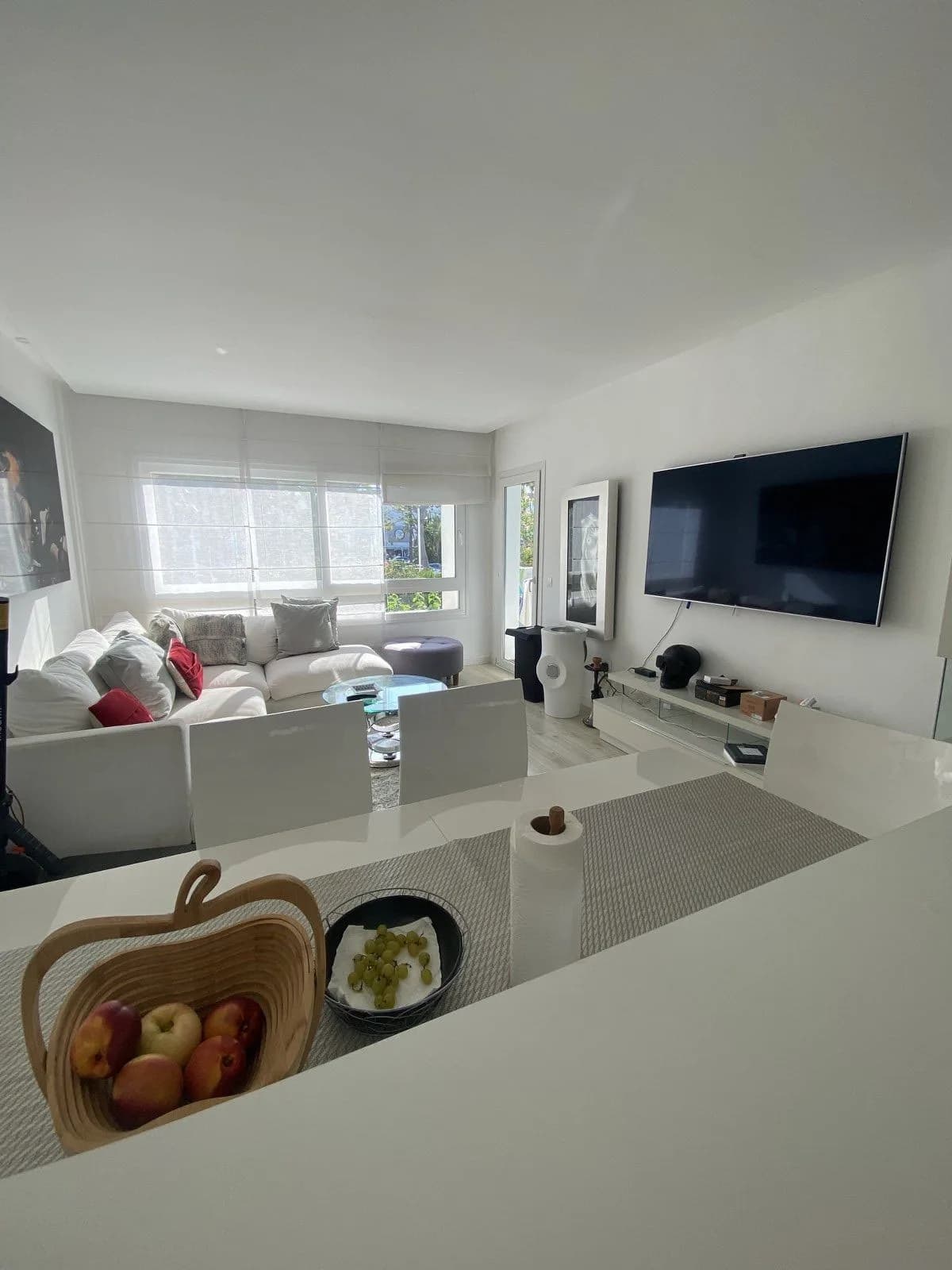 2 Bedroom Ground Floor Apartment for Sale in Puerto Banús, Málaga - Image 9