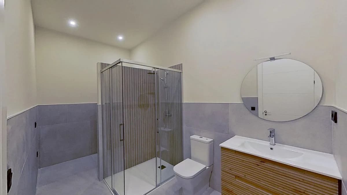 2 Bedroom Ground Floor Apartment for Sale in La Trinidad, Málaga - Image 8