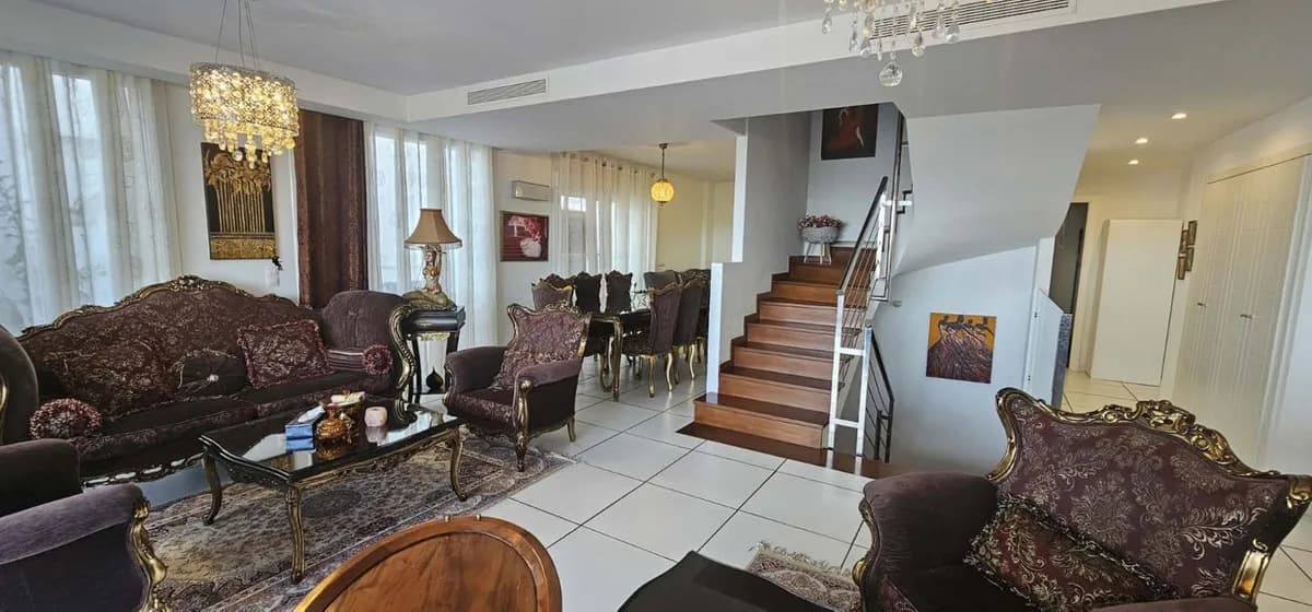 4 Bedroom Detached Villa for Sale in Benalmadena, Málaga - Image 8