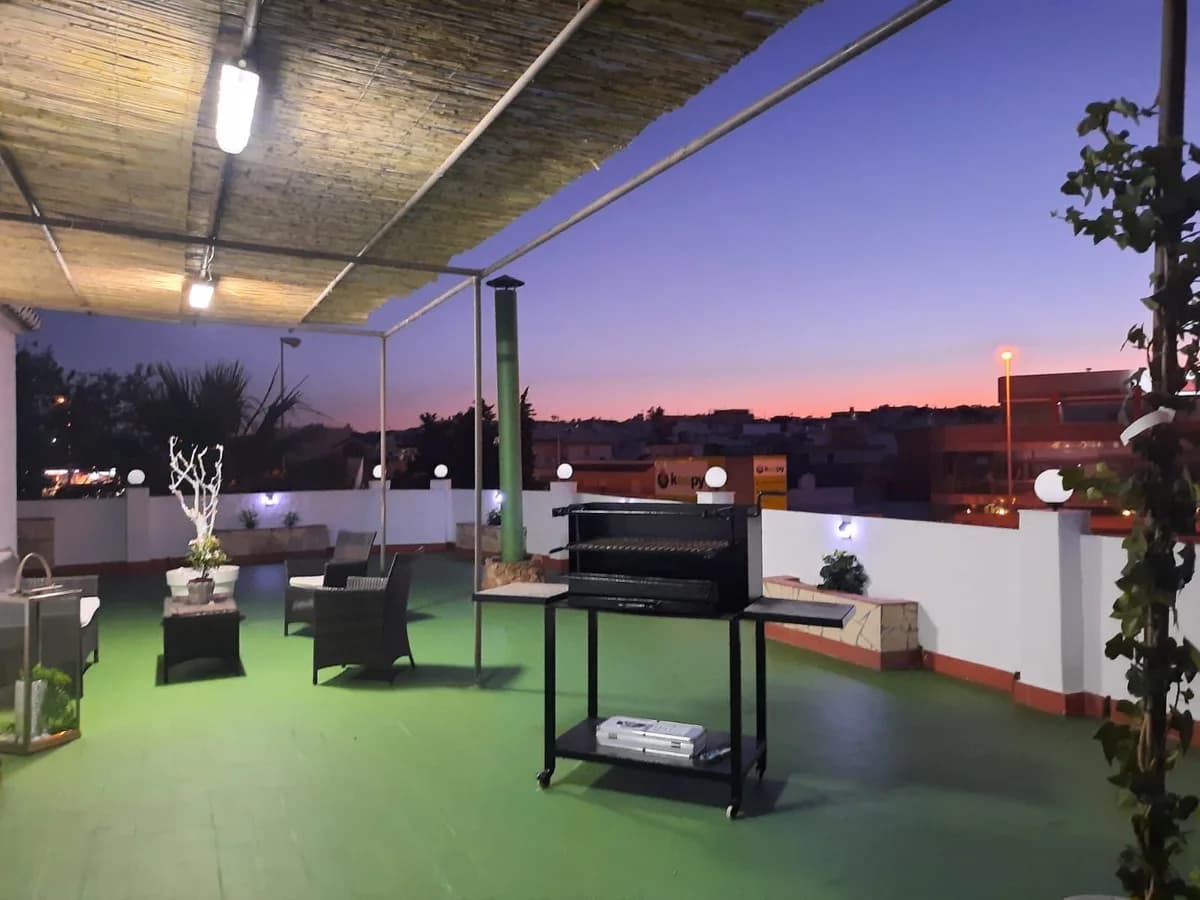 2 Bedroom Top Floor Apartment for Sale in Fuengirola, Málaga