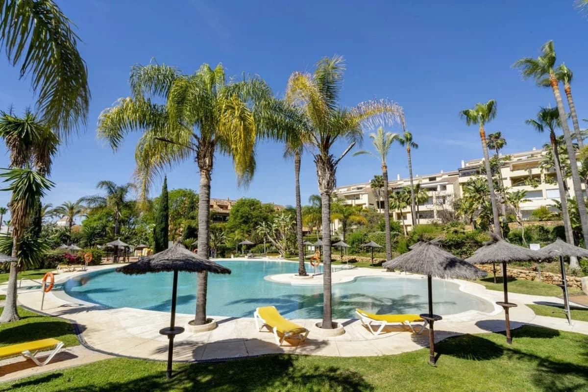 3 Bedroom Ground Floor Apartment for Sale in Bahía de Marbella, Málaga