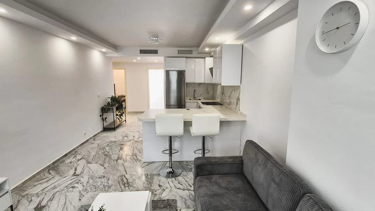 3 Bedroom Ground Floor Apartment for Sale in Bahía de Marbella, Málaga - Image 5