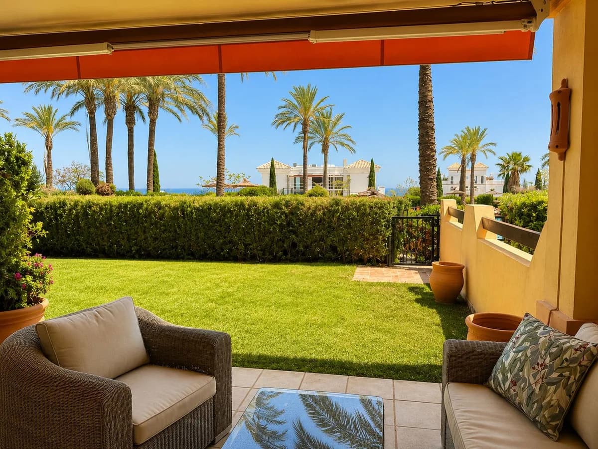 3 Bedroom Ground Floor Apartment for Sale in Los Flamingos, Málaga - Image 2