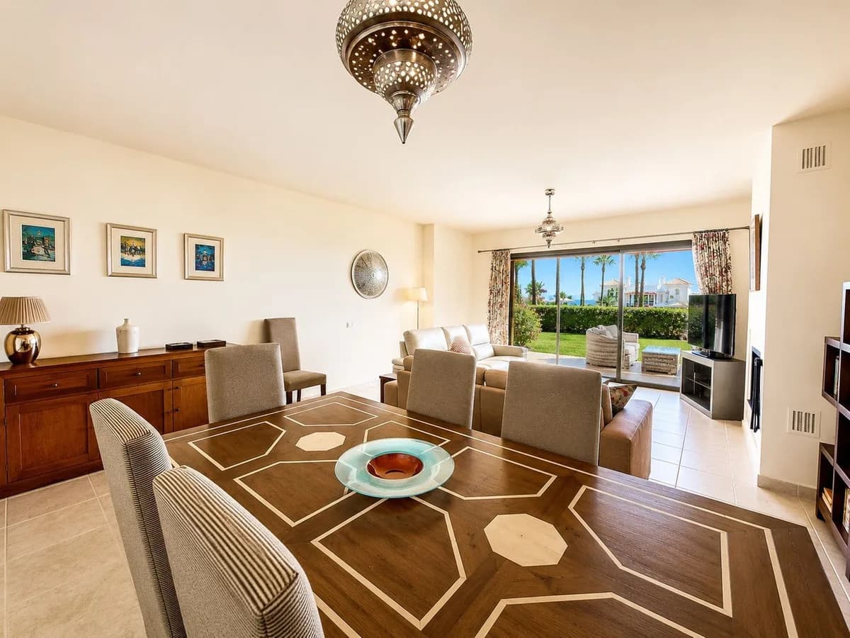 3 Bedroom Ground Floor Apartment for Sale in Los Flamingos, Málaga - Image 4
