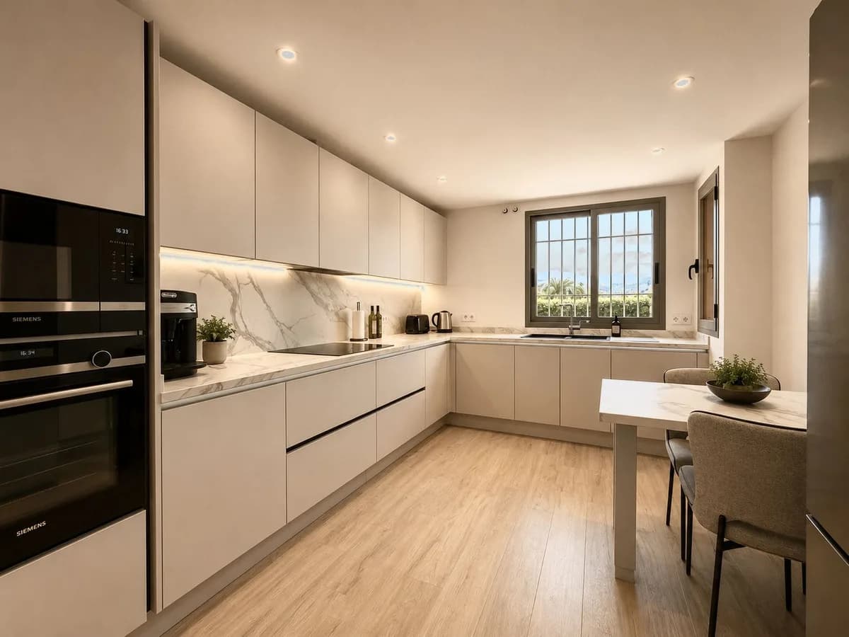 3 Bedroom Ground Floor Apartment for Sale in Los Flamingos, Málaga - Image 6
