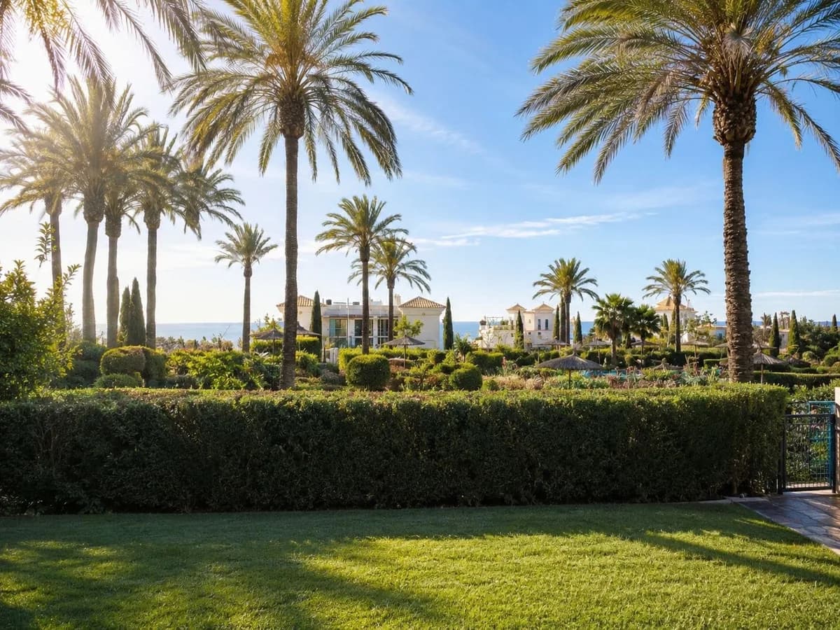 3 Bedroom Ground Floor Apartment for Sale in Los Flamingos, Málaga - Image 7