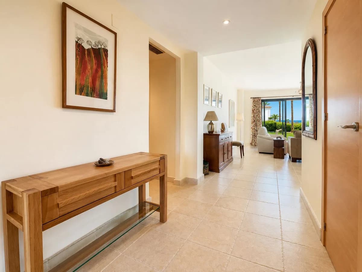 3 Bedroom Ground Floor Apartment for Sale in Los Flamingos, Málaga - Image 8