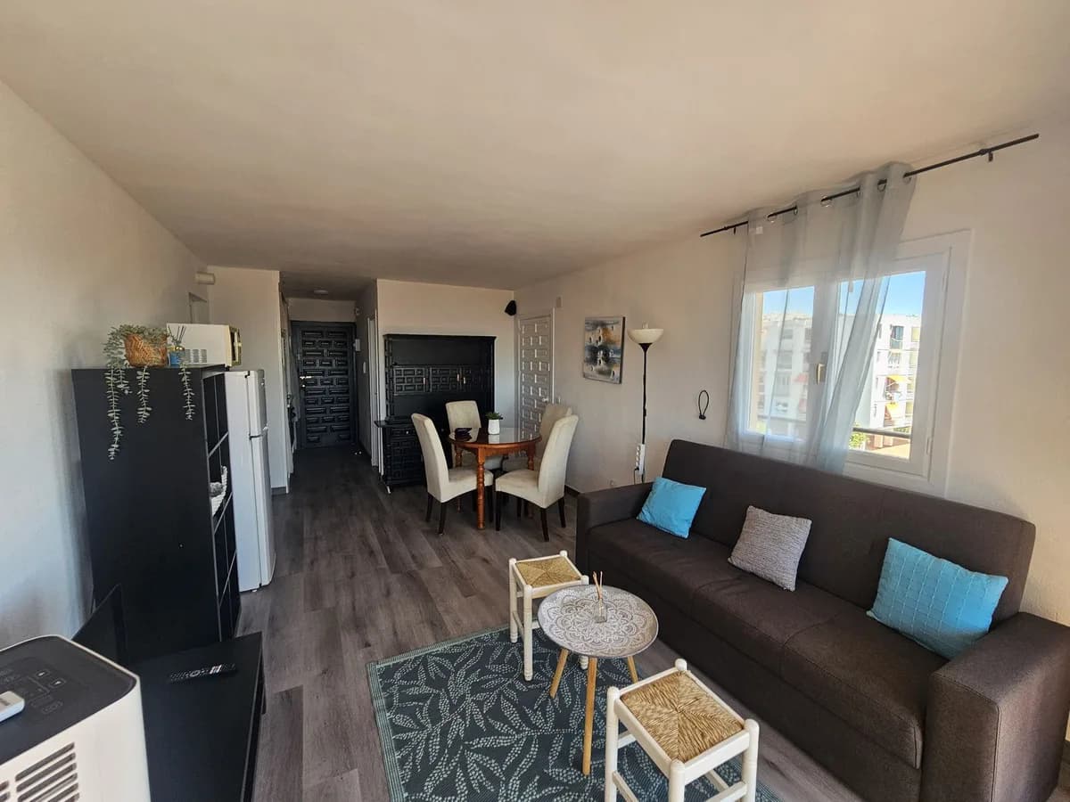 1 Bedroom Middle Floor Apartment for Sale in Calypso, Málaga - Image 4