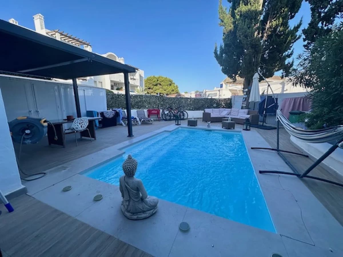 2 Bedroom Ground Floor Apartment for Sale in Estepona, Málaga - Image 3