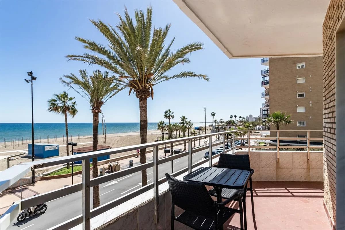 3 Bedroom Ground Floor Apartment for Sale in Los Boliches, Málaga - Image 2