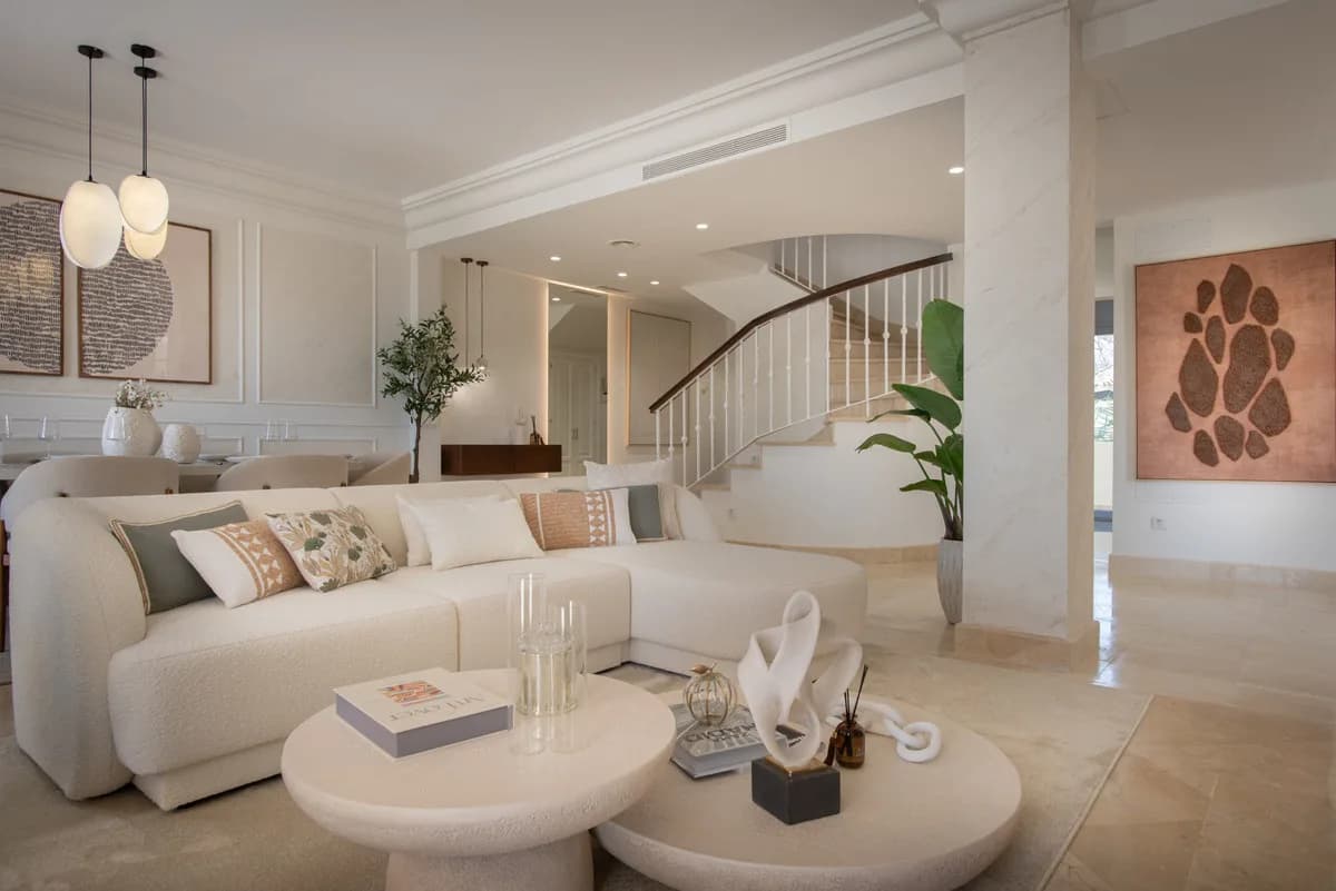 3 Bedroom Penthouse Duplex for Sale in Nueva Andalucía, Málaga - Image 6