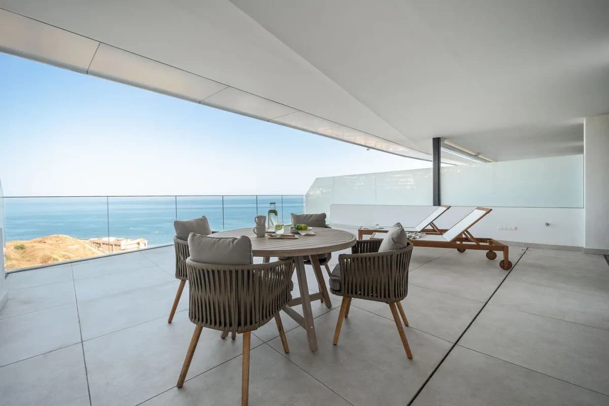 2 Bedroom Ground Floor Apartment for Sale in Fuengirola, Málaga