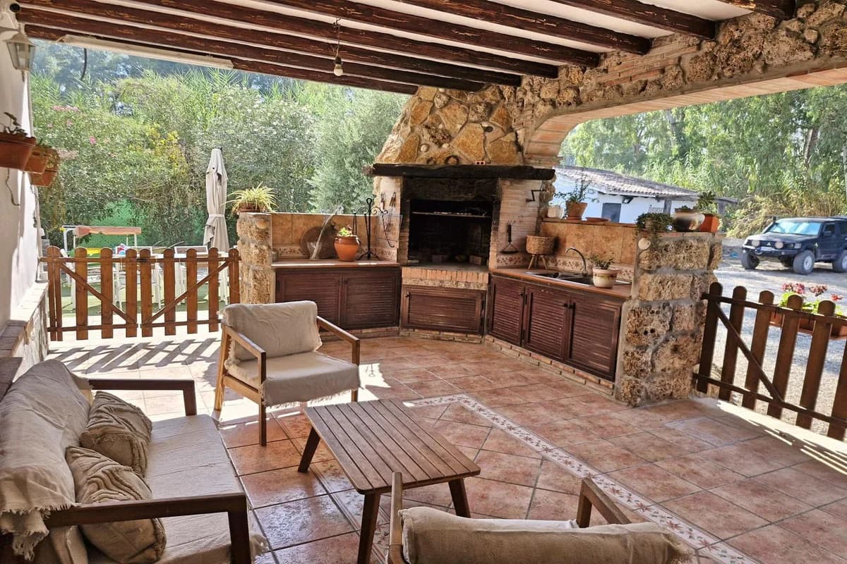 4 Bedroom Finca - Cortijo for Sale in Coín, Málaga - Image 2