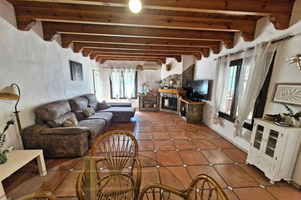 4 Bedroom Finca - Cortijo for Sale in Coín, Málaga - Image 4