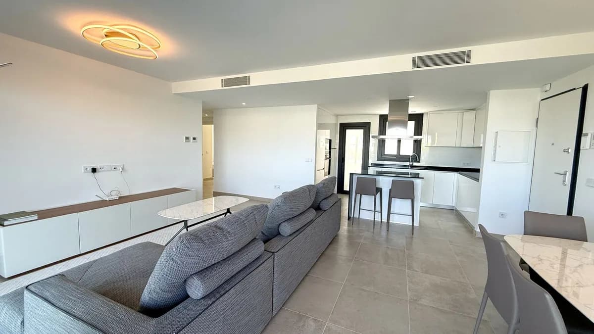 3 Bedroom Ground Floor Apartment for Sale in Atalaya, Málaga - Image 6