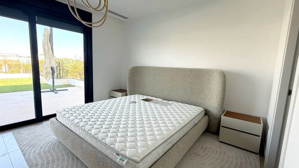 3 Bedroom Ground Floor Apartment for Sale in Atalaya, Málaga - Image 9