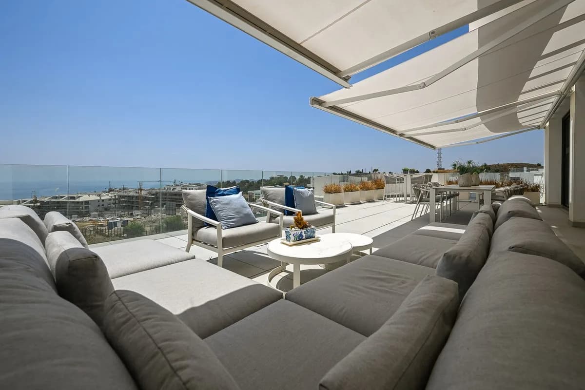3 Bedroom Penthouse for Sale in Fuengirola, Málaga - Image 2