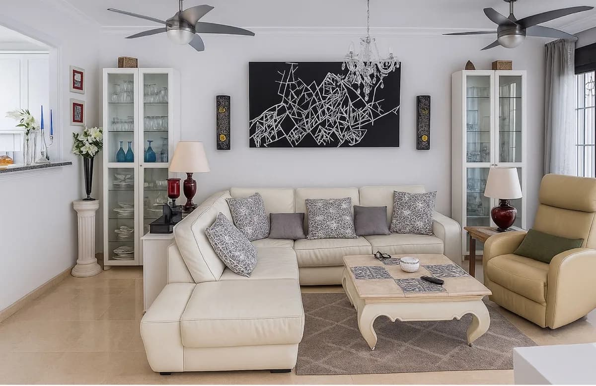 3 Bedroom Ground Floor Apartment for Sale in New Golden Mile, Málaga - Image 5