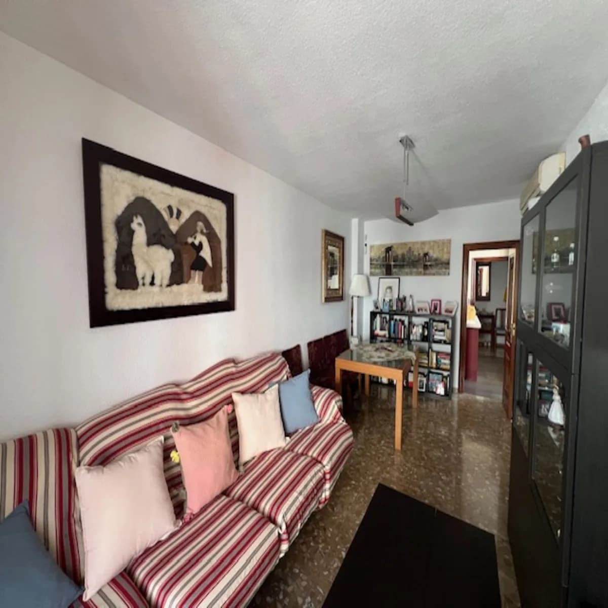 3 Bedroom Middle Floor Apartment for Sale in La Trinidad, Málaga - Image 5