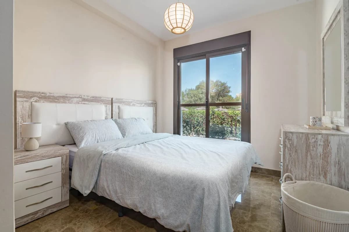 2 Bedroom Ground Floor Apartment for Sale in Selwo, Málaga - Image 5