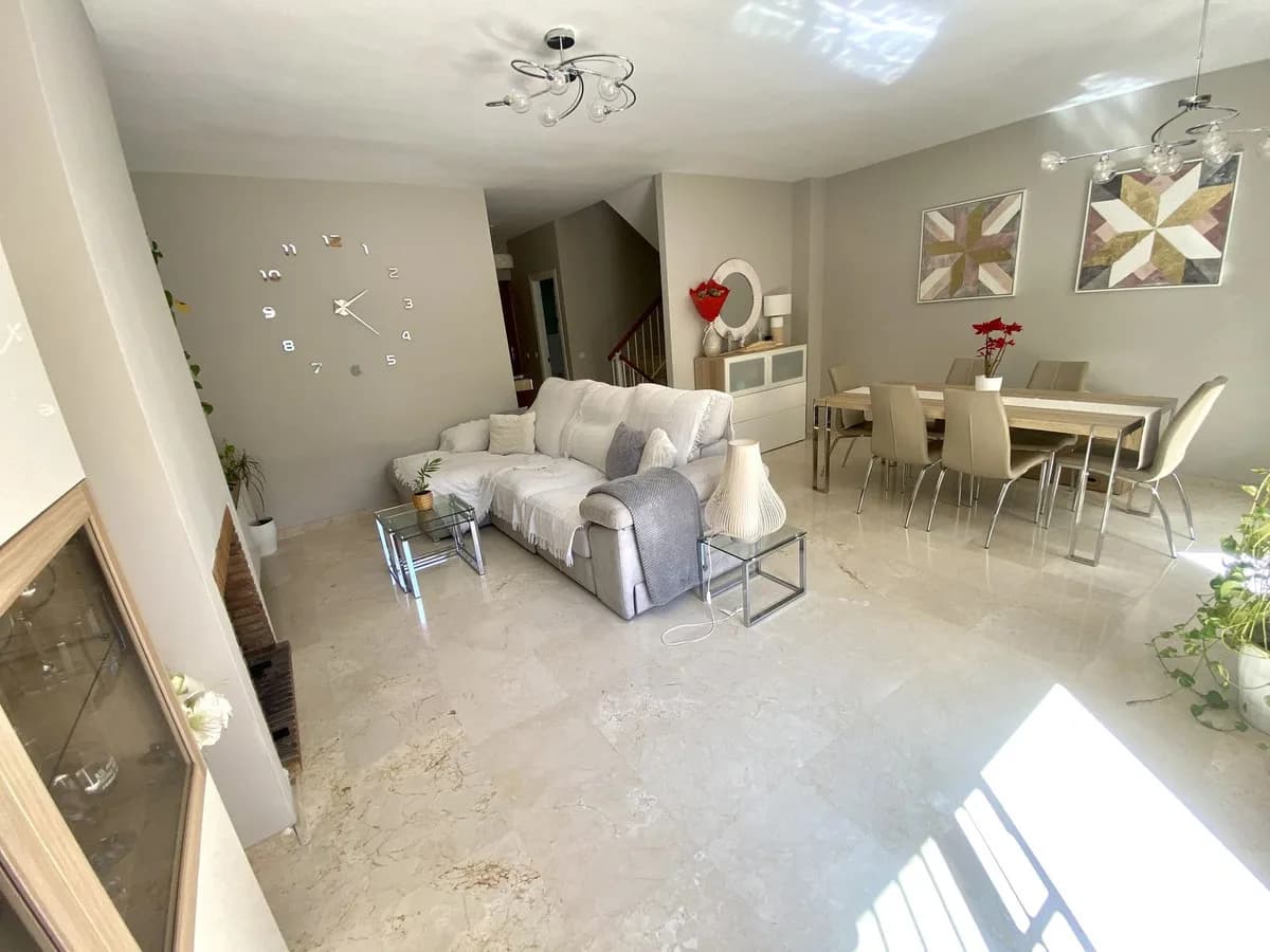 3 Bedroom Townhouse for Sale in Estepona, Málaga - Image 6