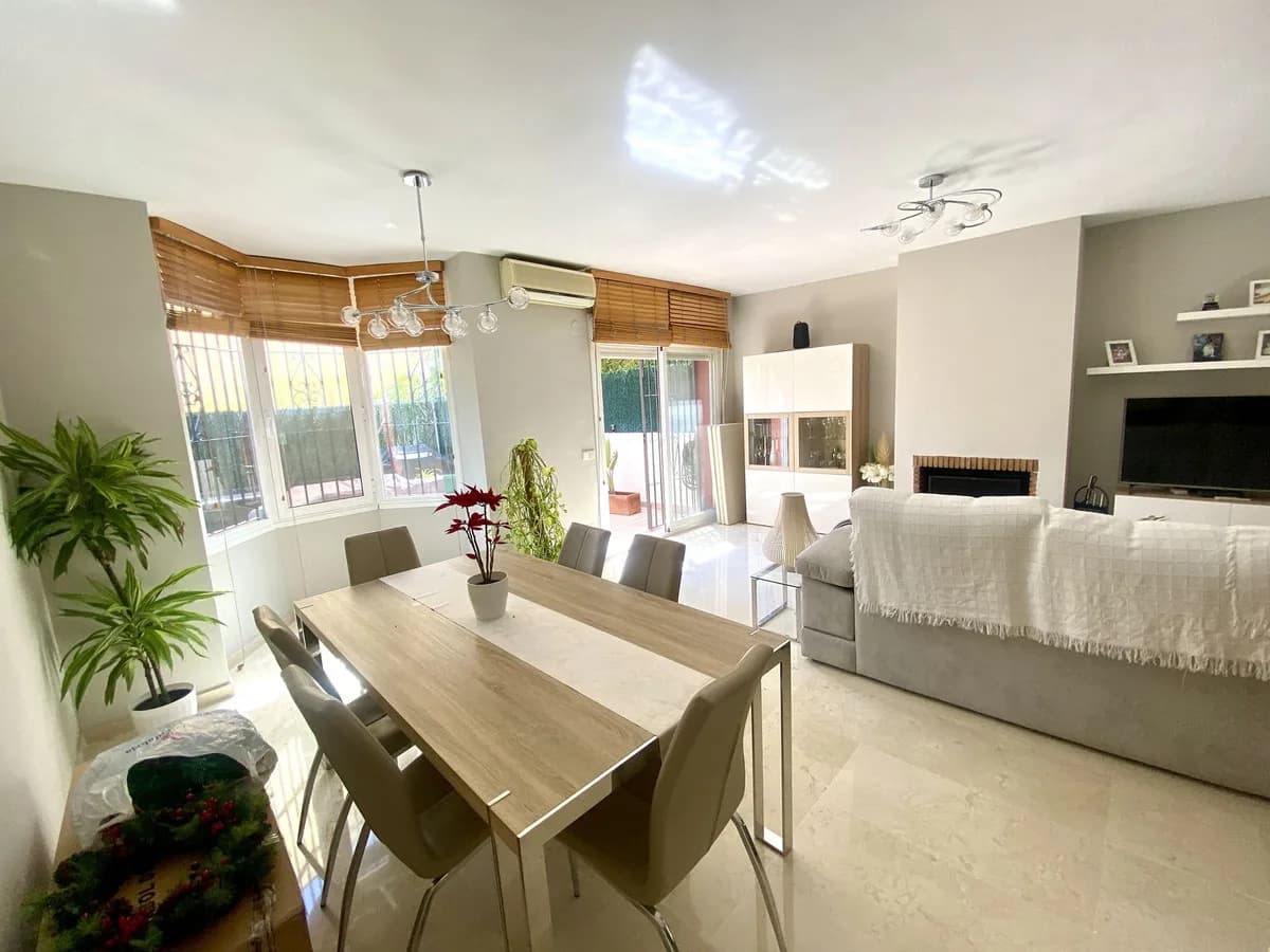 3 Bedroom Townhouse for Sale in Estepona, Málaga - Image 7