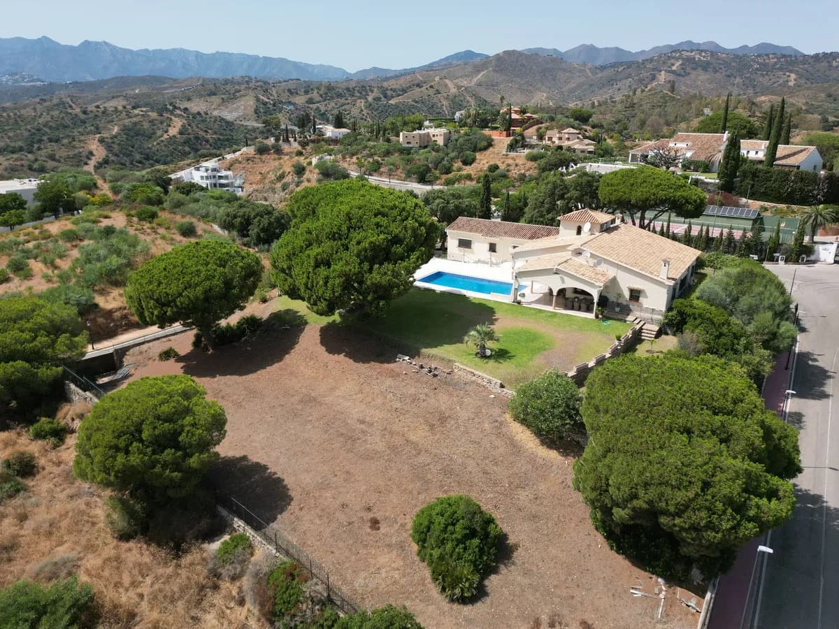 4 Bedroom Detached Villa for Sale in Elviria, Málaga - Image 6
