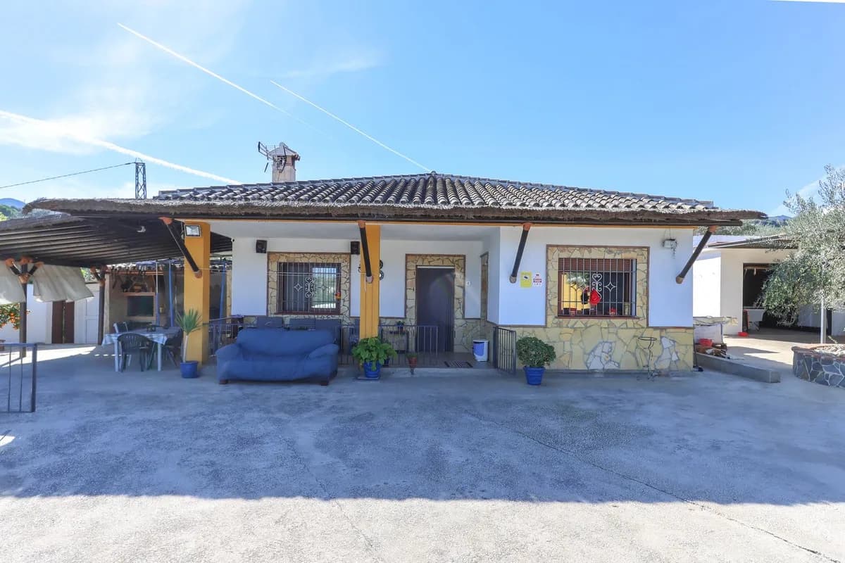 3 Bedroom Detached Villa for Sale in Monda, Málaga - Image 2