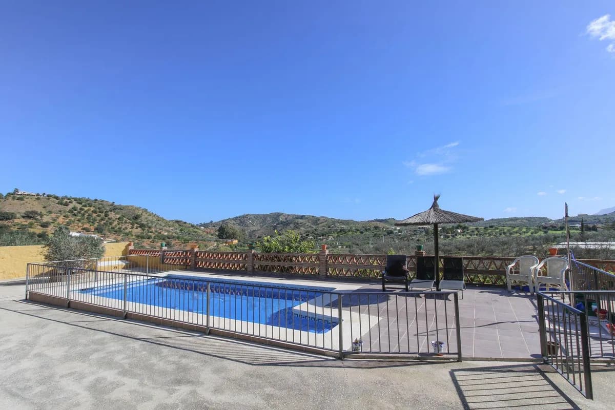 3 Bedroom Detached Villa for Sale in Monda, Málaga - Image 3