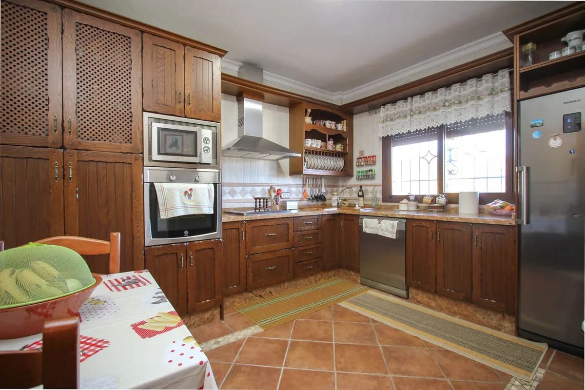 3 Bedroom Detached Villa for Sale in Monda, Málaga - Image 5