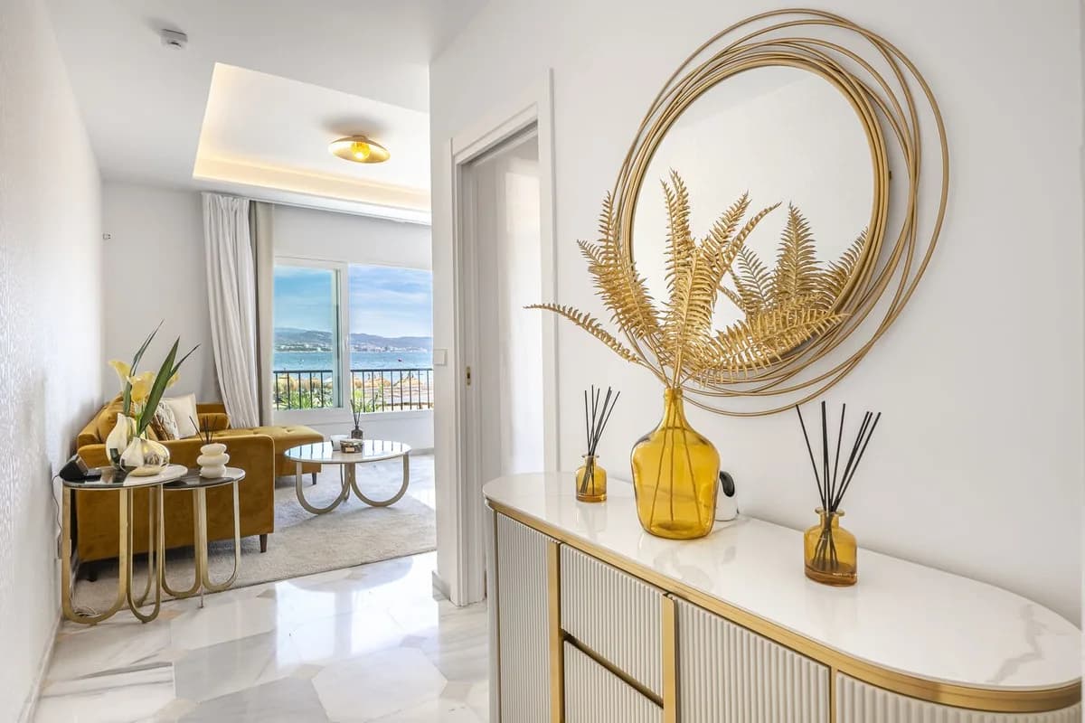 2 Bedroom Top Floor Apartment for Sale in Puerto Banús, Málaga - Image 7