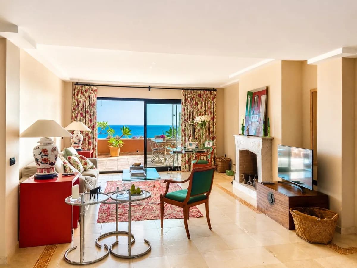 3 Bedroom Penthouse for Sale in El Rosario, Málaga - Image 6