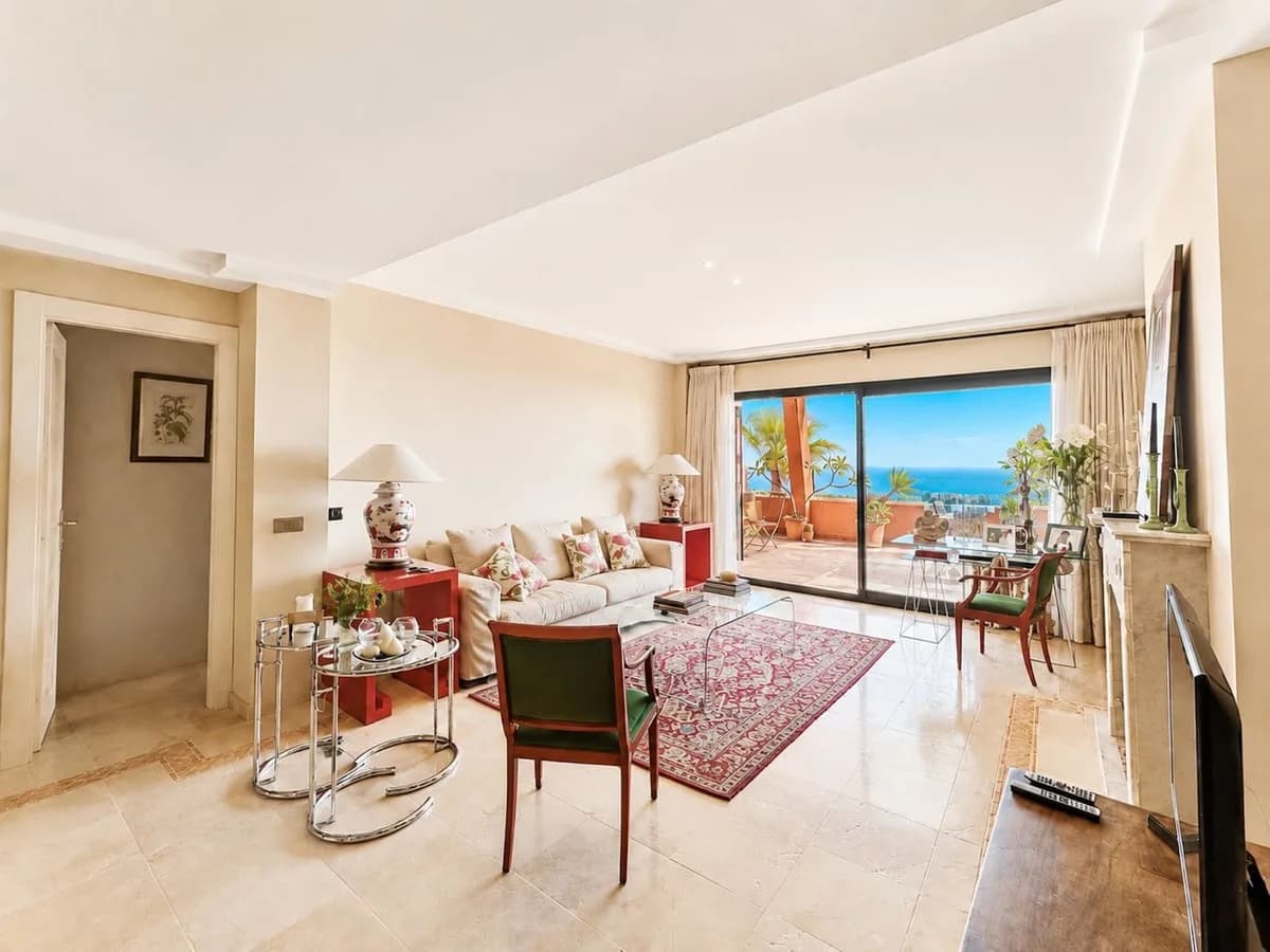 3 Bedroom Penthouse for Sale in El Rosario, Málaga - Image 9