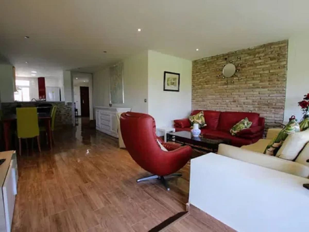 3 Bedroom Middle Floor Apartment for Sale in Torremolinos, Málaga - Image 5