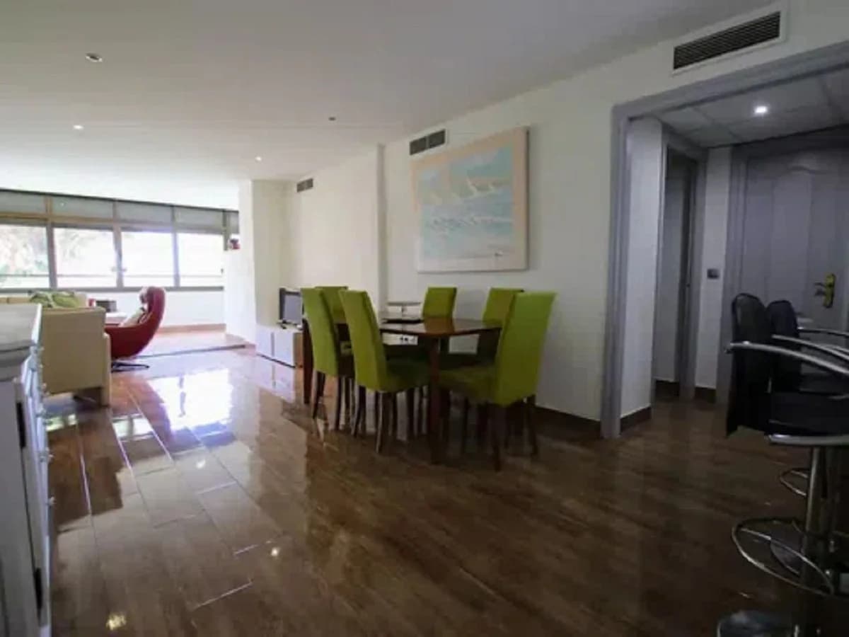 3 Bedroom Middle Floor Apartment for Sale in Torremolinos, Málaga - Image 6