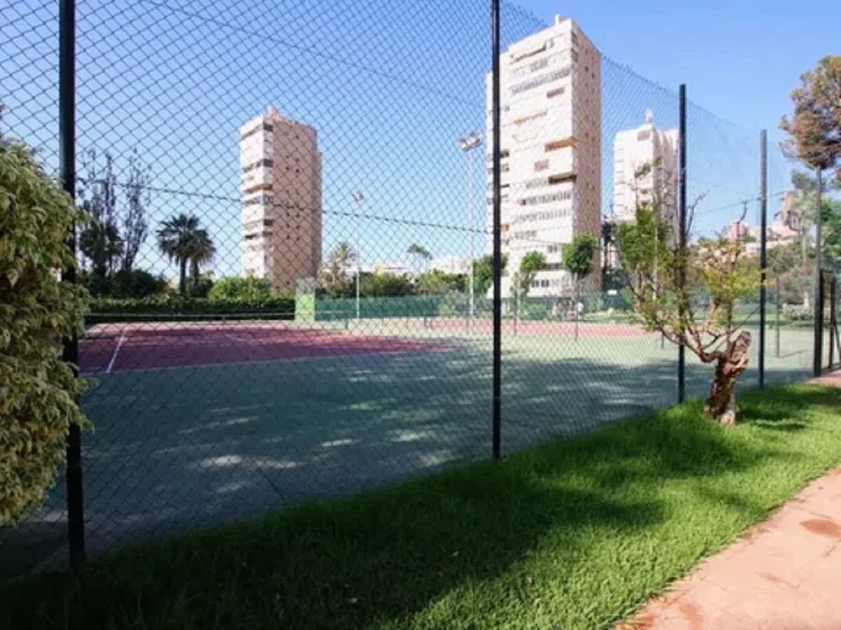 3 Bedroom Middle Floor Apartment for Sale in Torremolinos, Málaga - Image 7