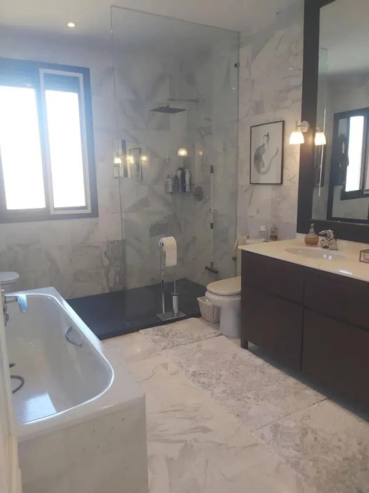 3 Bedroom Middle Floor Apartment for Sale in Marbella, Málaga - Image 7