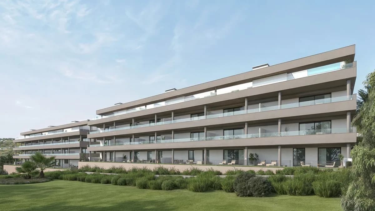 2 Bedroom Middle Floor Apartment for Sale in Estepona, Málaga - Image 9
