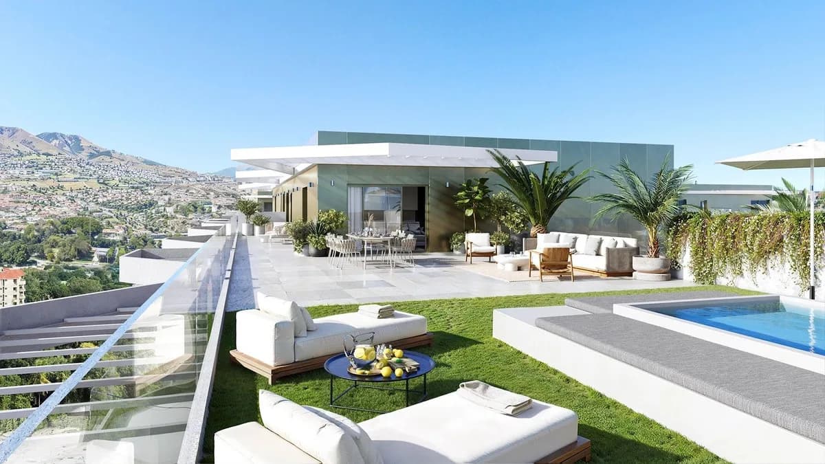 2 Bedroom Ground Floor Apartment for Sale in Las Lagunas, Málaga - Image 2