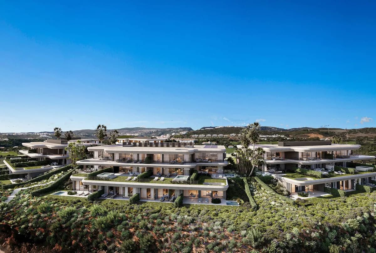 2 Bedroom Middle Floor Apartment for Sale in Casares, Málaga