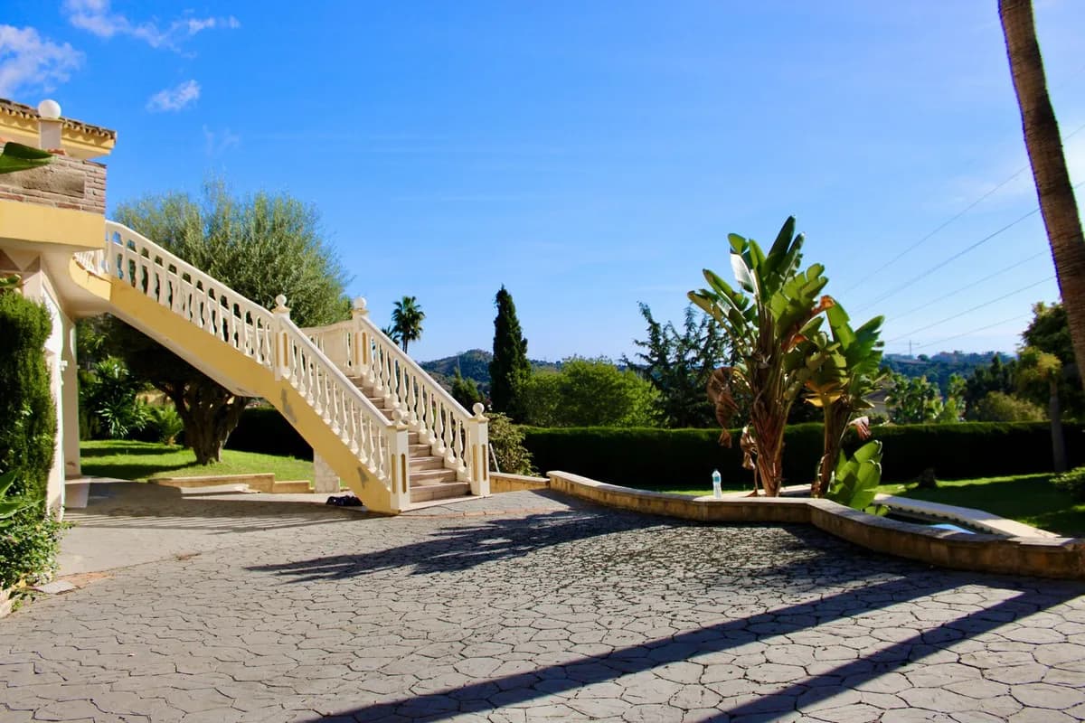 4 Bedroom Detached Villa for Sale in Hacienda Las Chapas, Málaga - Image 9
