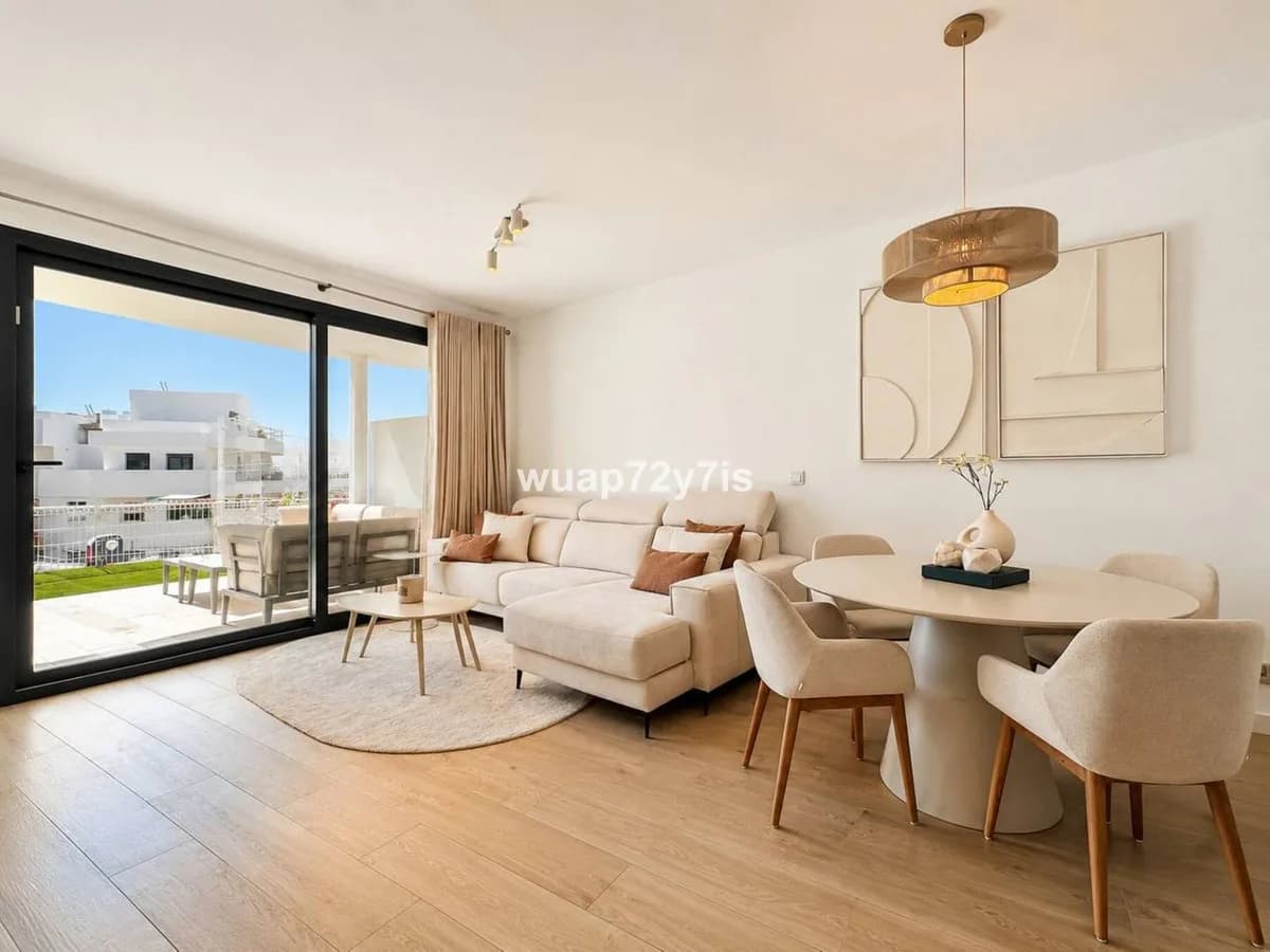2 Bedroom Ground Floor Apartment for Sale in Estepona, Málaga - Image 3