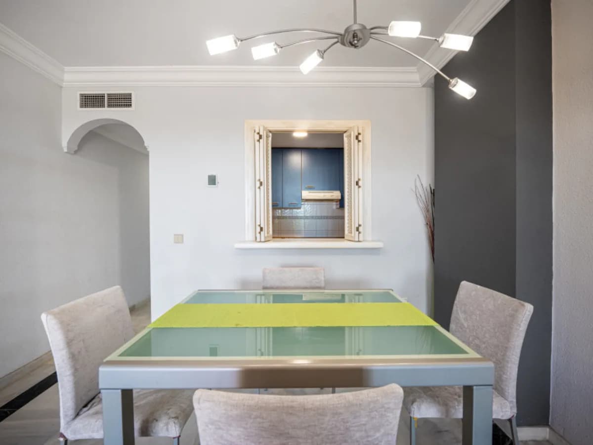 1 Bedroom Middle Floor Apartment for Sale in Marbella, Málaga - Image 8