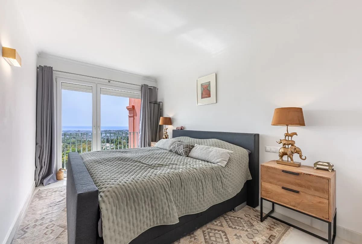 4 Bedroom Duplex for Sale in Monte Halcones, Málaga - Image 5