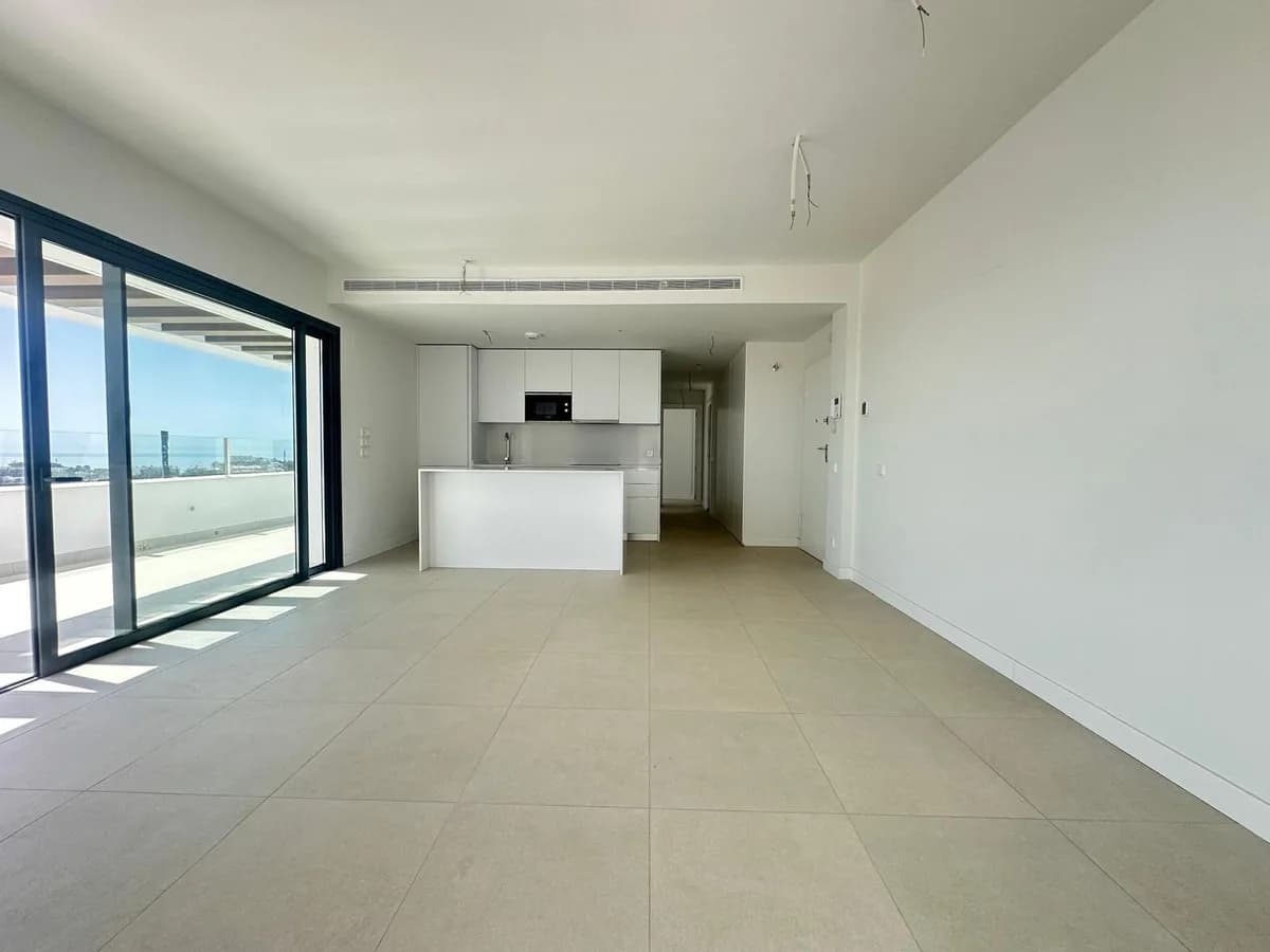 2 Bedroom Penthouse for Sale in Calanova Golf, Málaga - Image 3