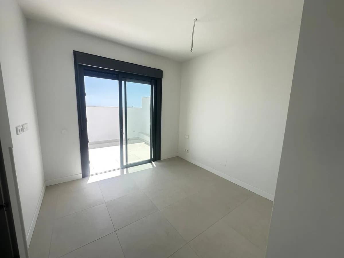 2 Bedroom Penthouse for Sale in Calanova Golf, Málaga - Image 6