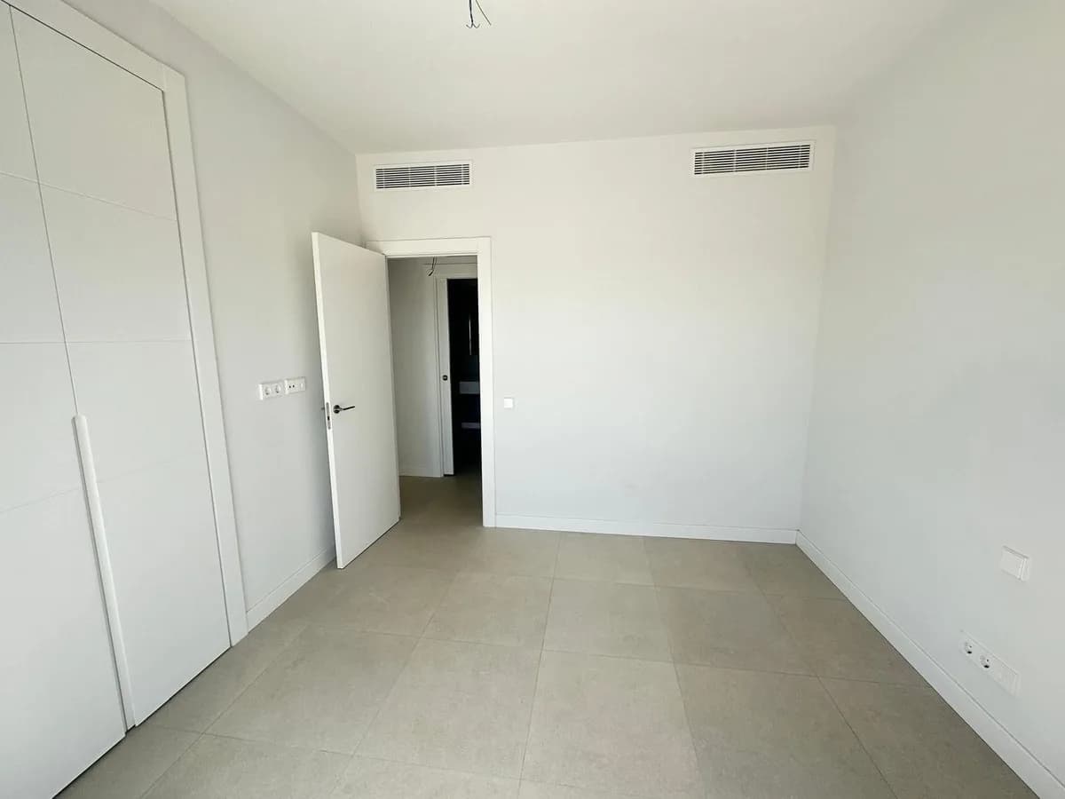 2 Bedroom Penthouse for Sale in Calanova Golf, Málaga - Image 7