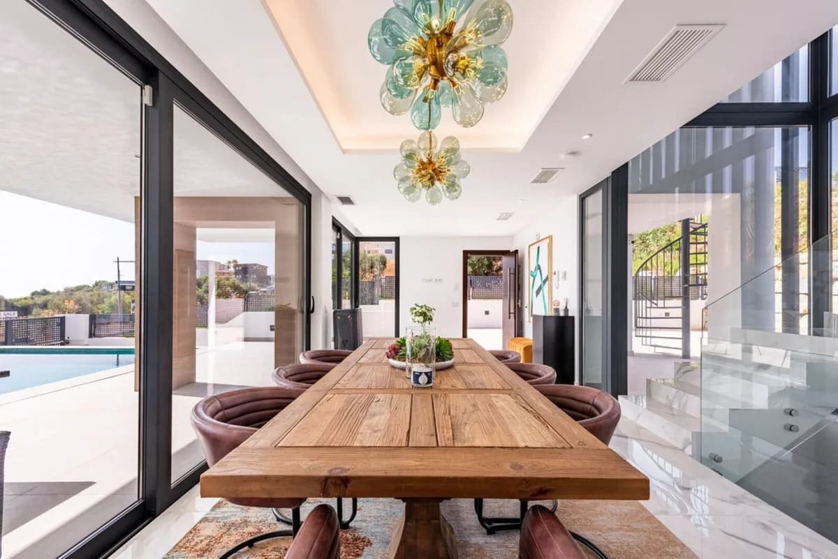 3 Bedroom Detached Villa for Sale in Estepona, Málaga - Image 2