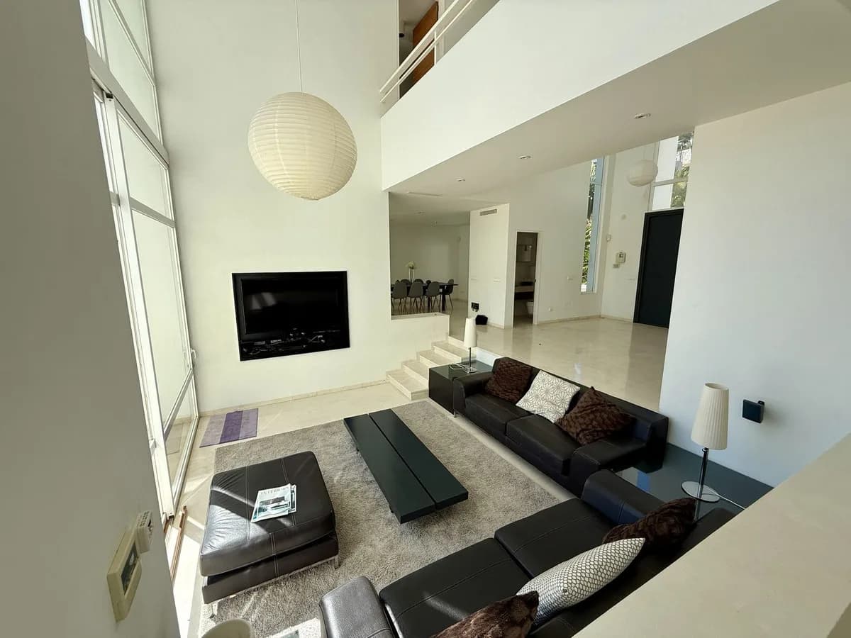 4 Bedroom Detached Villa for Sale in Valtocado, Málaga - Image 5