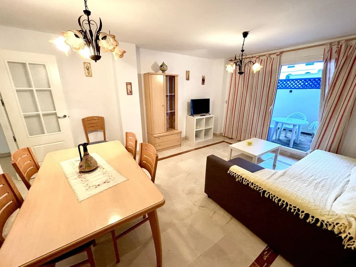 1 Bedroom Ground Floor Apartment for Sale in San Luis de Sabinillas, Málaga - Image 3